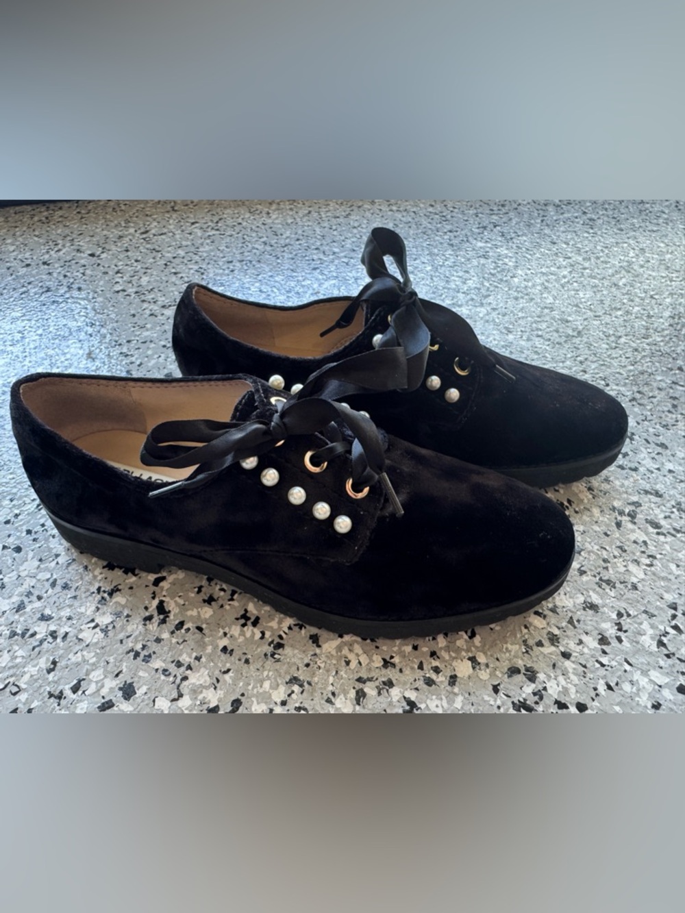 Karl Lagerfeld black velvet lace flats pearl detail size 7 pre owned